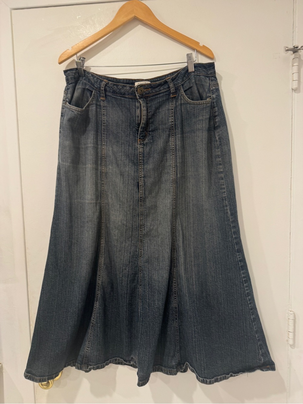 St. John’s Bay Vintage Stretch Denim Midi Skirt Size 14 - Picture 4 of 6